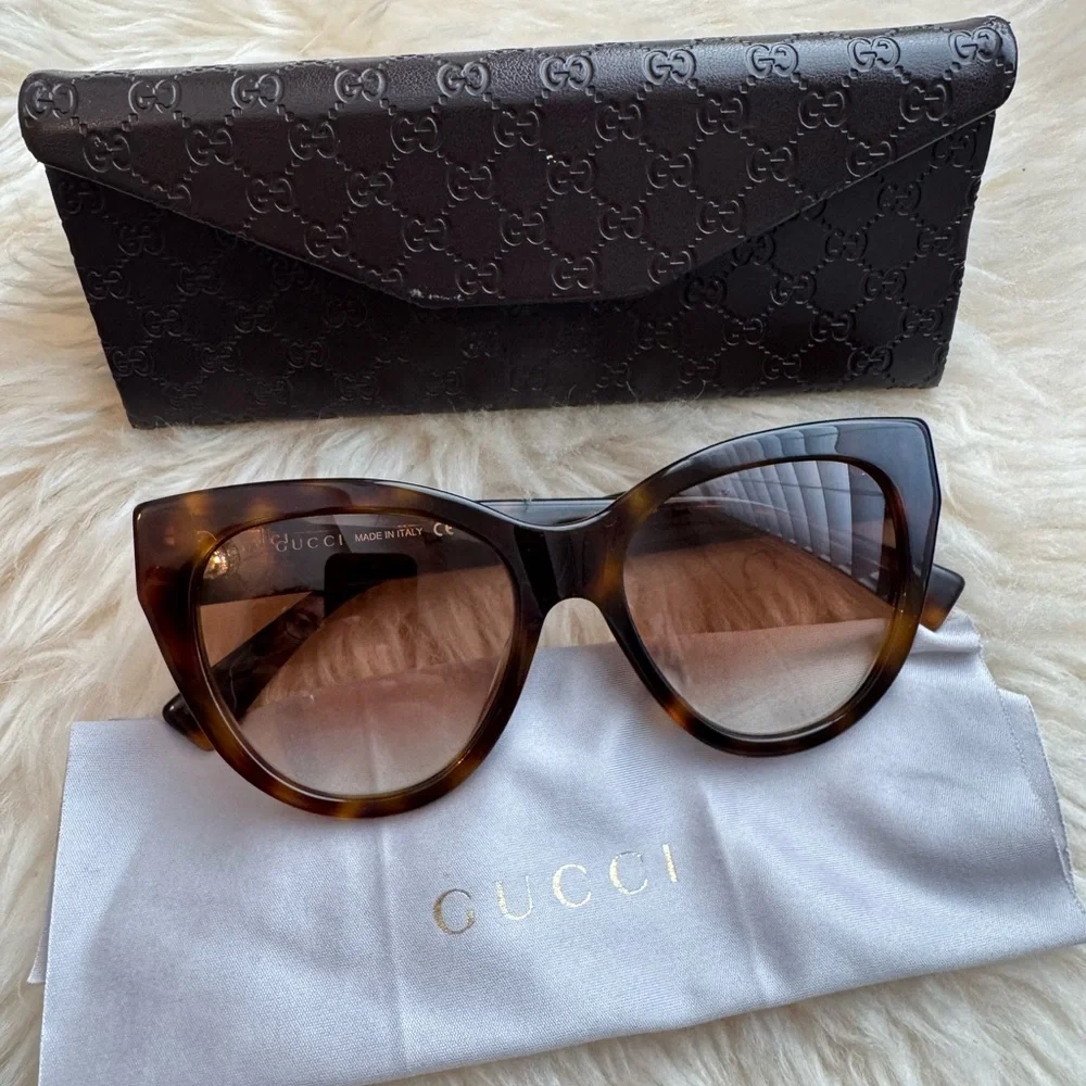Gucci Tortoiseshell CatEye Sunglasses - Picture 6 of 6